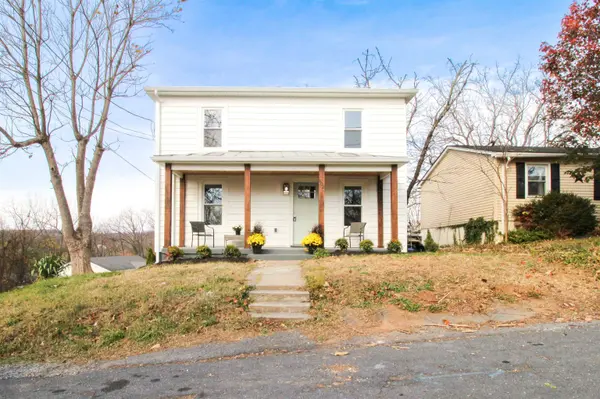 802 BURWELL AVE, Staunton, VA 24401