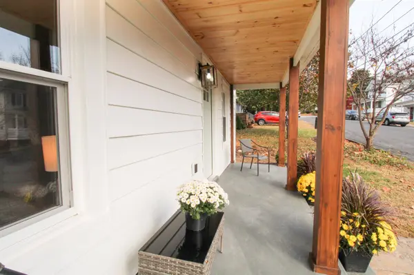 802 BURWELL AVE, Staunton, VA 24401