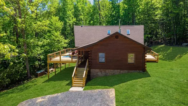 910 LOVE RD, Lyndhurst, VA 22952
