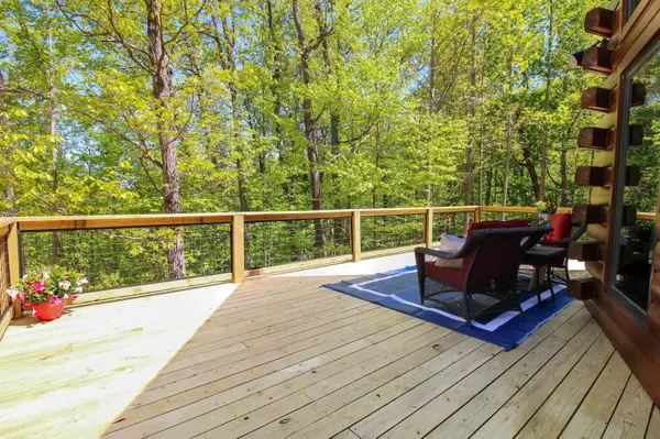 910 LOVE RD, Lyndhurst, VA 22952