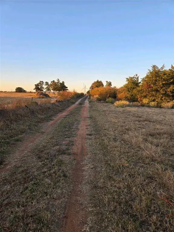 7751 Prairie Ridge LN, Crescent, OK 73028