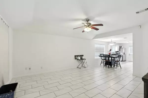 2203 Chalet RD, Houston, TX 77038