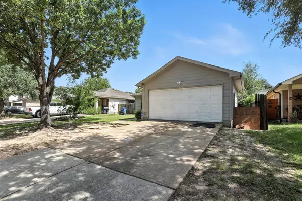 2203 Chalet RD, Houston, TX 77038