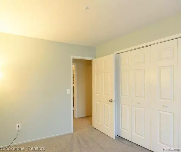 Canton, MI 48187-3018,6946 Foxthorn Rd