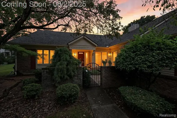 6966 Pebble Park Circle, West Bloomfield Twp, MI 48322