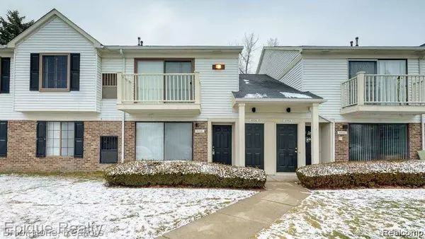 6946 Foxthorn DR, Canton, MI 48187