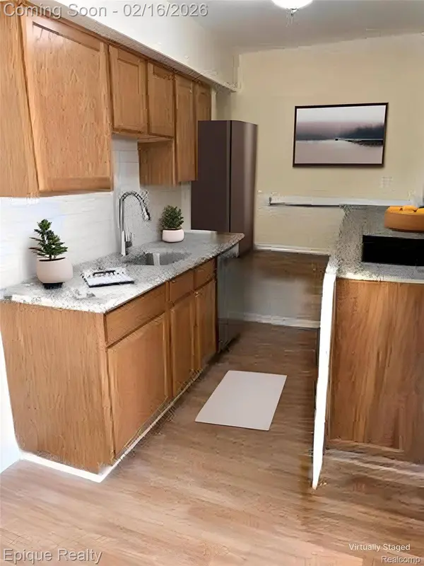 6960 Foxthorn DR, Canton, MI 48187