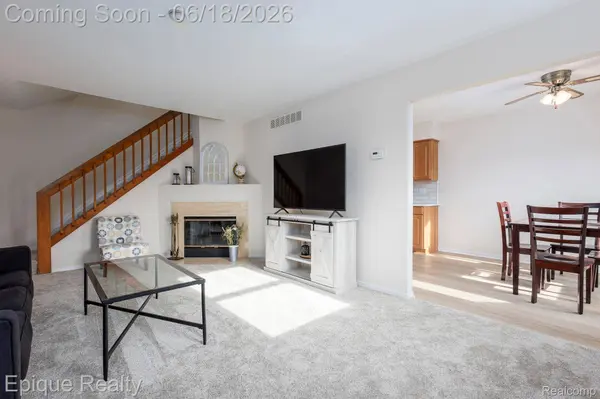 1831 N Arbor Way DR, Canton Charter Township, MI 48188