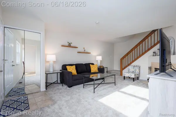 1831 N Arbor Way DR, Canton Charter Township, MI 48188