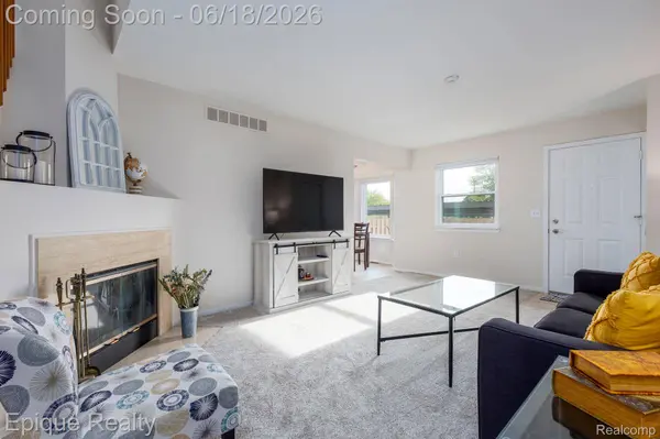 1831 N Arbor Way DR, Canton Charter Township, MI 48188