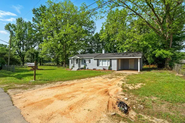 319 N Jackson Ave., Quitman, MS 39355