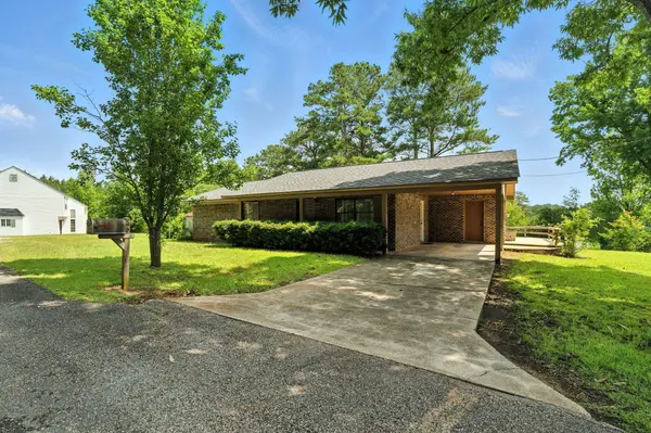 46 Co Rd 184, Louin, MS 39338