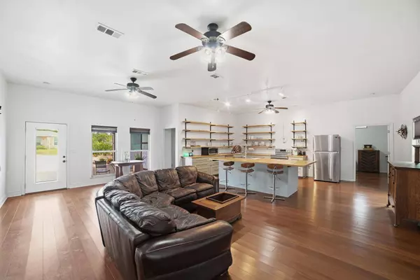 5704 Roundup WAY, Leander, TX 78645