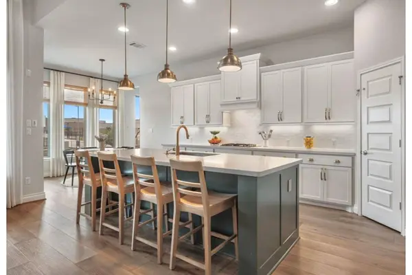 924 Hornsby HOLW, Leander, TX 78641
