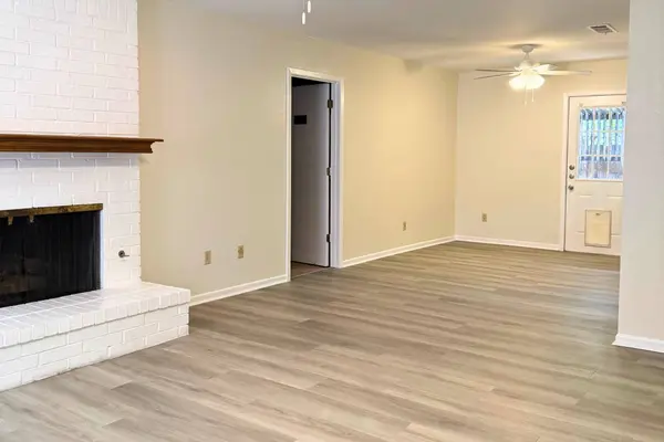 8421 Fathom CIR #A, Austin, TX 78750