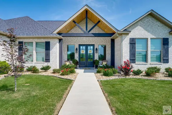 51 Hilltop RD, Texarkana, TX 75501