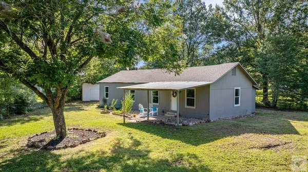 13 Meade PL, Hooks, TX 75561