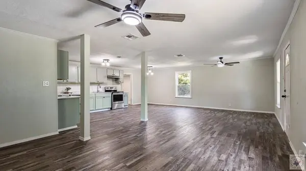 13 Meade PL, Hooks, TX 75561