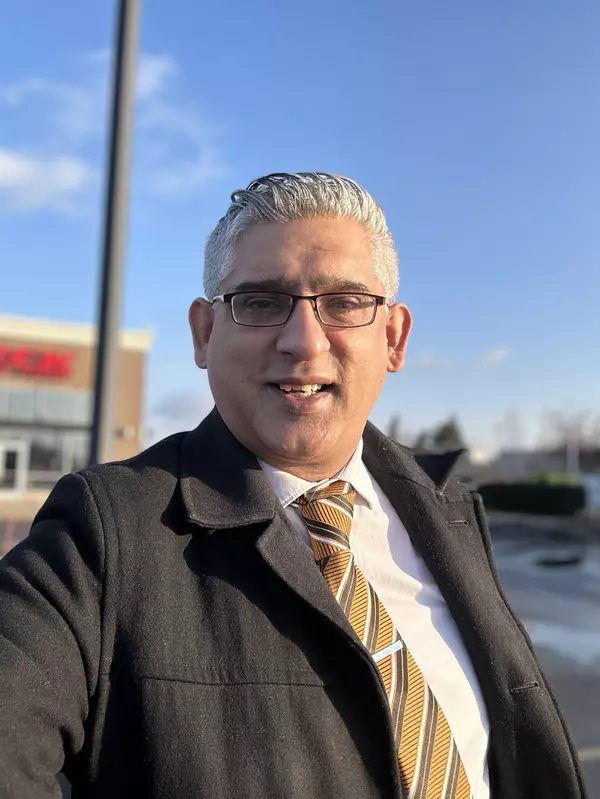 feature image of Meet Epique: Your Trusted Real Estate Expert in Hamilton Woods Condominiums, Fraser, MI