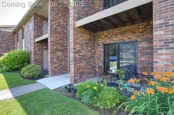 15127 Seagull Drive, Sterling Heights, MI 48313