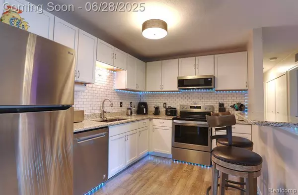 15127 Seagull Drive, Sterling Heights, MI 48313