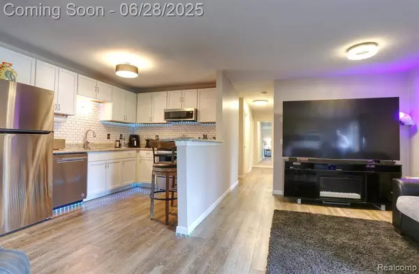 15127 Seagull Drive, Sterling Heights, MI 48313