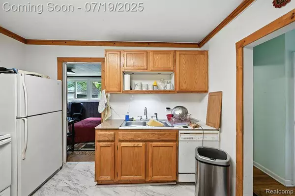 1209 Applewood Drive, White Lake Twp, MI 48386