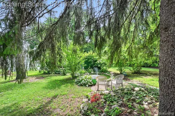 1209 Applewood Drive, White Lake Twp, MI 48386