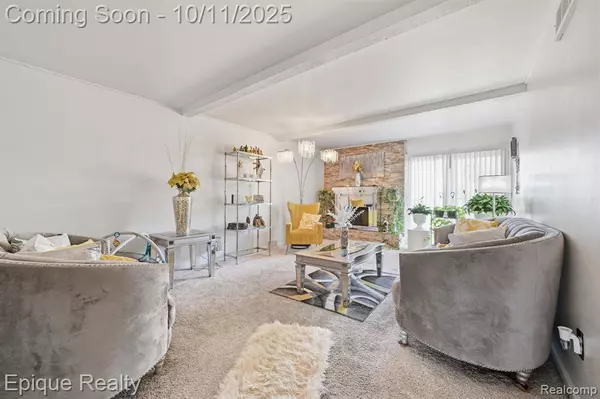 22300 Ivanhoe Lane, Southfield, MI 48034