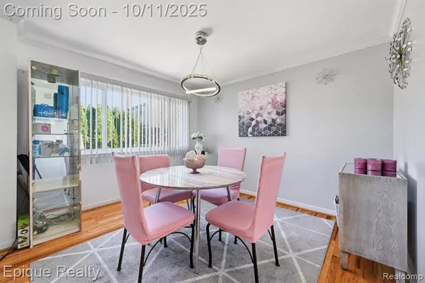 22300 Ivanhoe Lane, Southfield, MI 48034