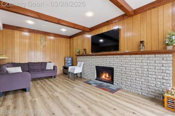 36844 Kyro CT, Sterling Heights, MI 48310