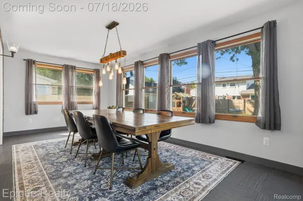 1206 Hawthorne RD, Grosse Pointe Woods, MI 48236