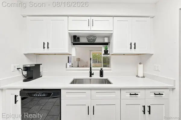 15031 Pilgrim CT, Shelby Charter Township, MI 48315
