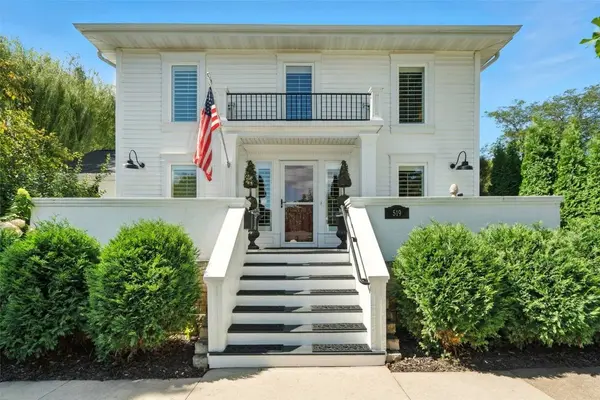 519 2nd AVE NW, Mt Vernon, IA 52314