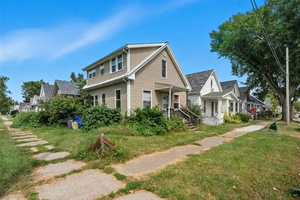 828 8th AVE SW, Cedar Rapids, IA 52404