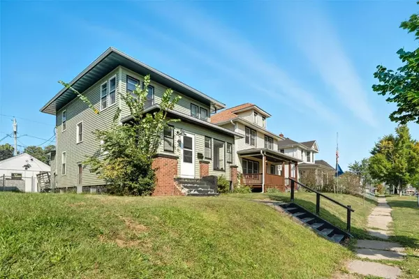 430 9th ST, Marion, IA 52302