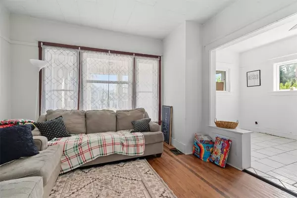 430 9th ST, Marion, IA 52302