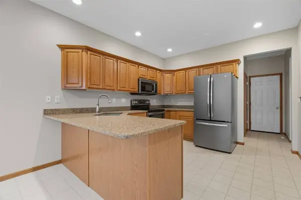 2977 Somerbrook LN, Marion, IA 52302