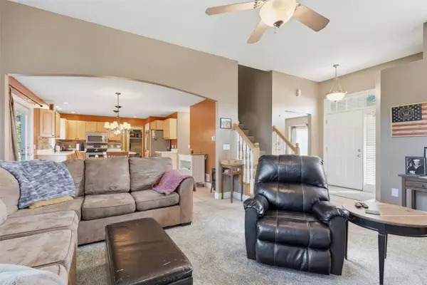 420 Woodbine DR, Marion, IA 52302