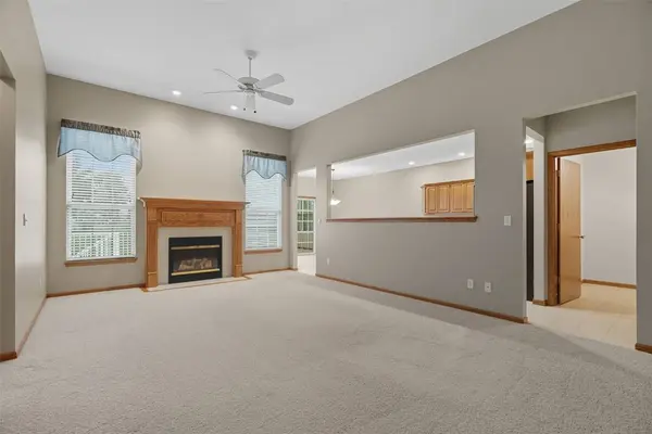 2977 Somerbrook LN, Marion, IA 52302