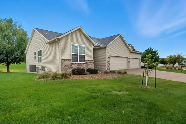 2977 Somerbrook LN, Marion, IA 52302