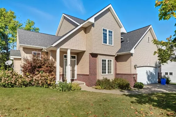 420 Woodbine DR, Marion, IA 52302