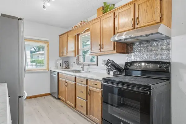 1105 S 15th ST, Marion, IA 52302