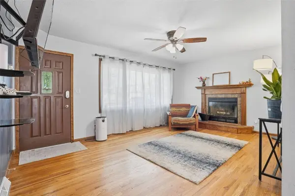 1105 S 15th ST, Marion, IA 52302