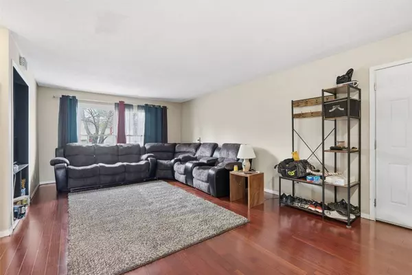 4656 Northwood DR NE, Cedar Rapids, IA 52402