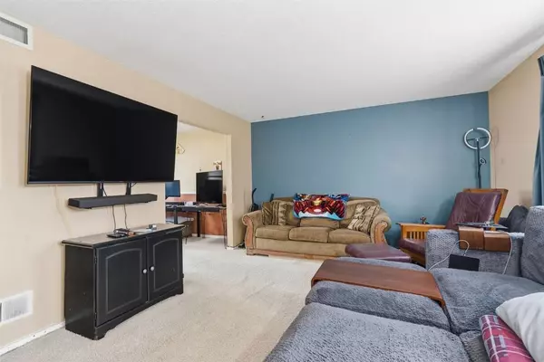 4656 Northwood DR NE, Cedar Rapids, IA 52402