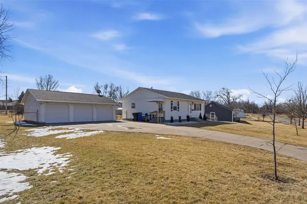 155 Oklahoma AVE SW, Cedar Rapids, IA 52404