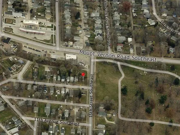 1060 10th ST SE, Cedar Rapids, IA 52401