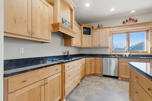 2502 River Run CT, Cedar Rapids, IA 52411