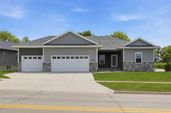 1030 Pheasant LN, North Liberty, IA 52317